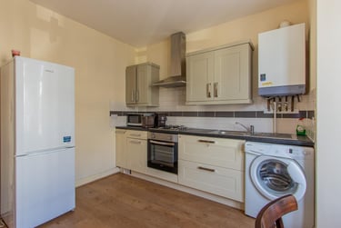 1 bed house, Gordon Road, Plasnewydd, Cardiff, CF243AL - Image 2